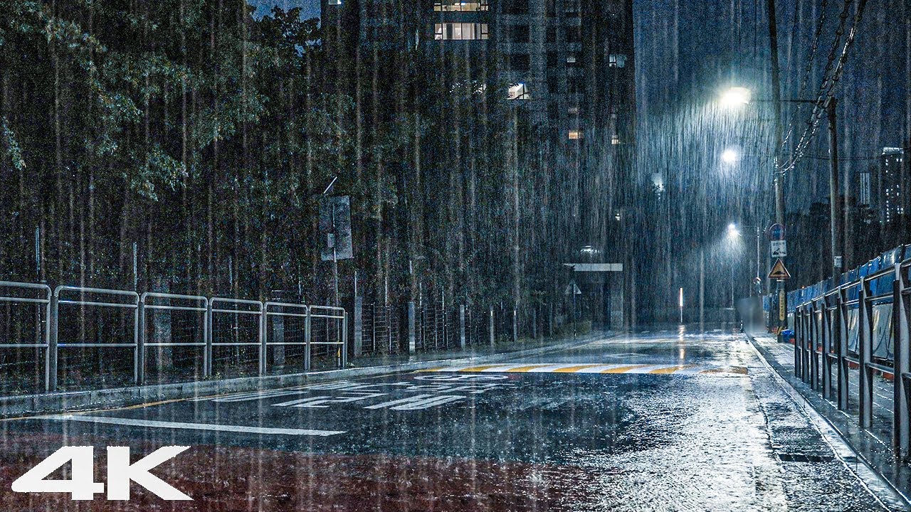 Не можете спать сегодня ночью? Этот звук сильного дождя — все, что вам нужно｜Помощь для сна