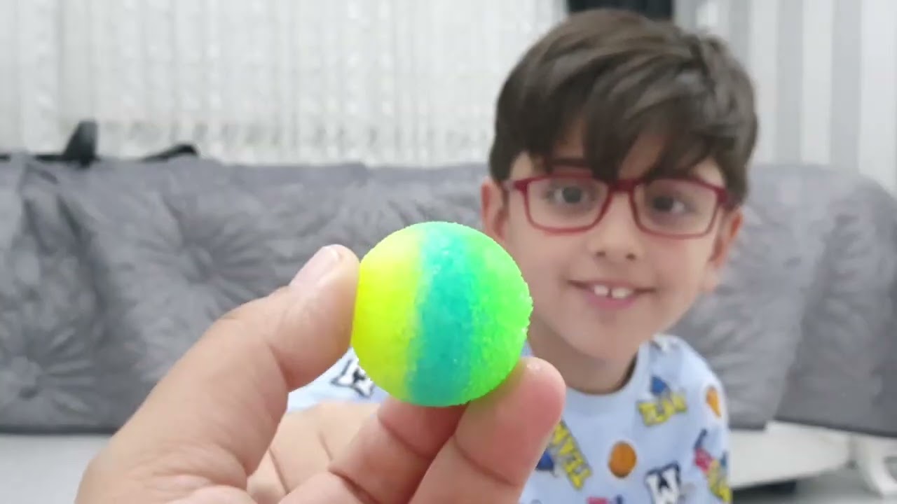 Efe gezegenleri çok sevdiği için deney yaptı en küçük gezegeni buldu.