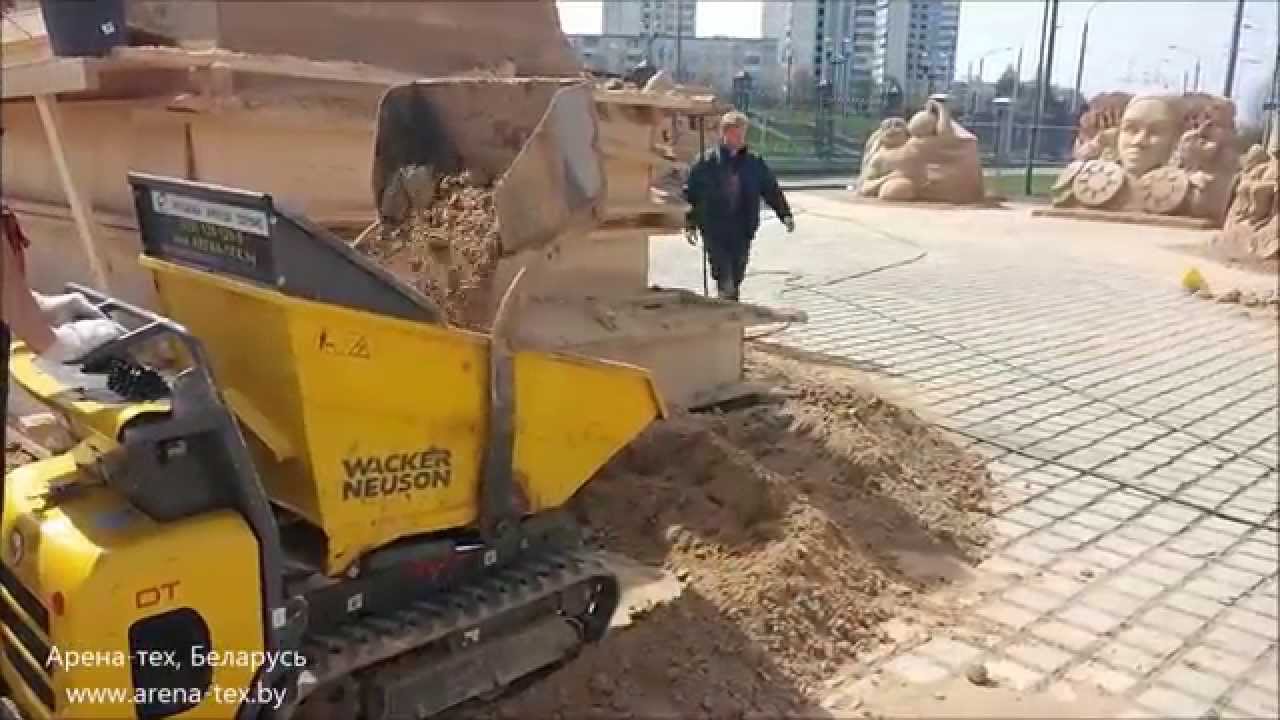 Wacker Neuson DT08 на выставке песчаных фигур