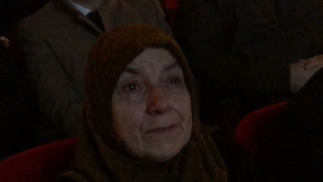 BİR SEVDİĞİM BİRDE ANNEM, BUNA YÜREK DAYANMAZ, DAYAN YÜREĞİM DAYAN