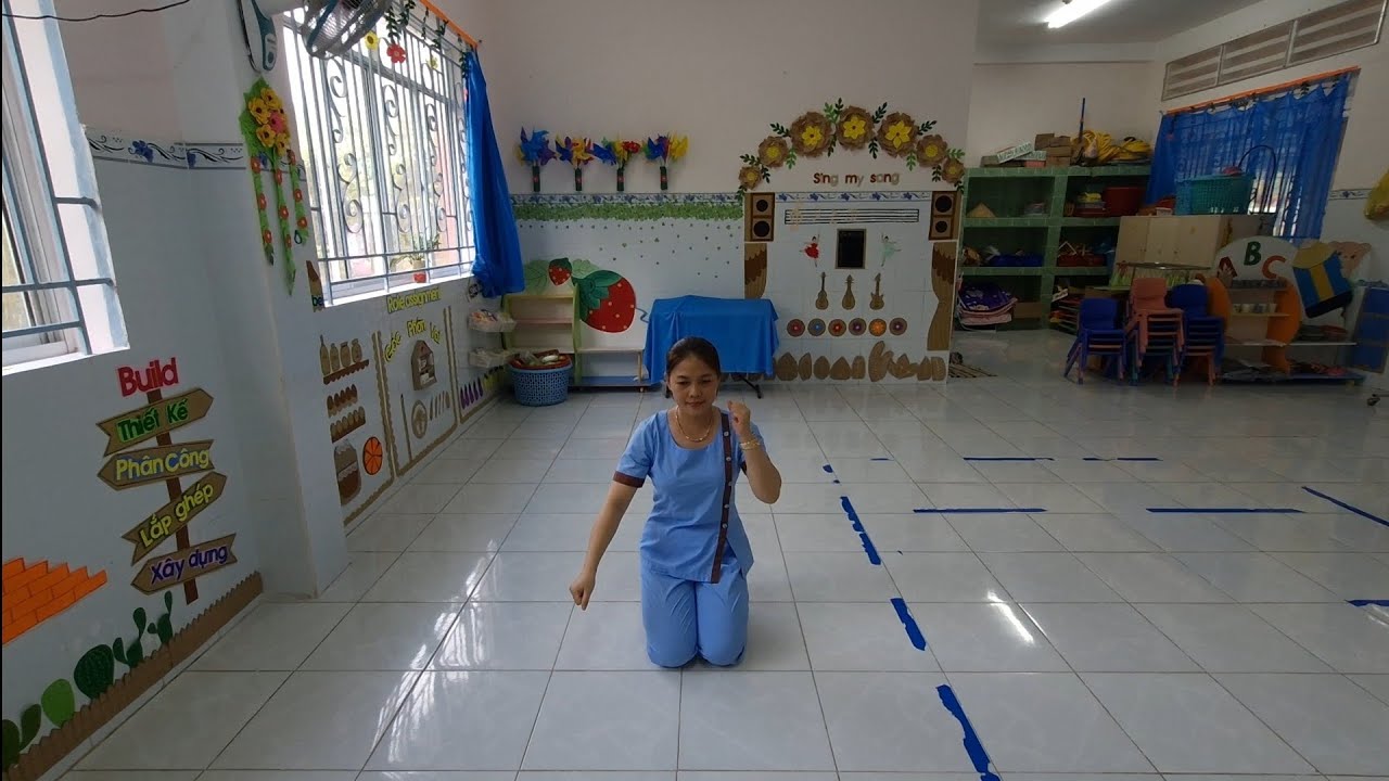 Múa bài Bé đón tết sang / Bé đón tết sang