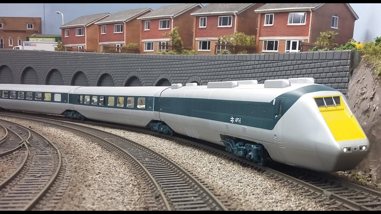 Unboxing & Running the Rapido Trains APT-E