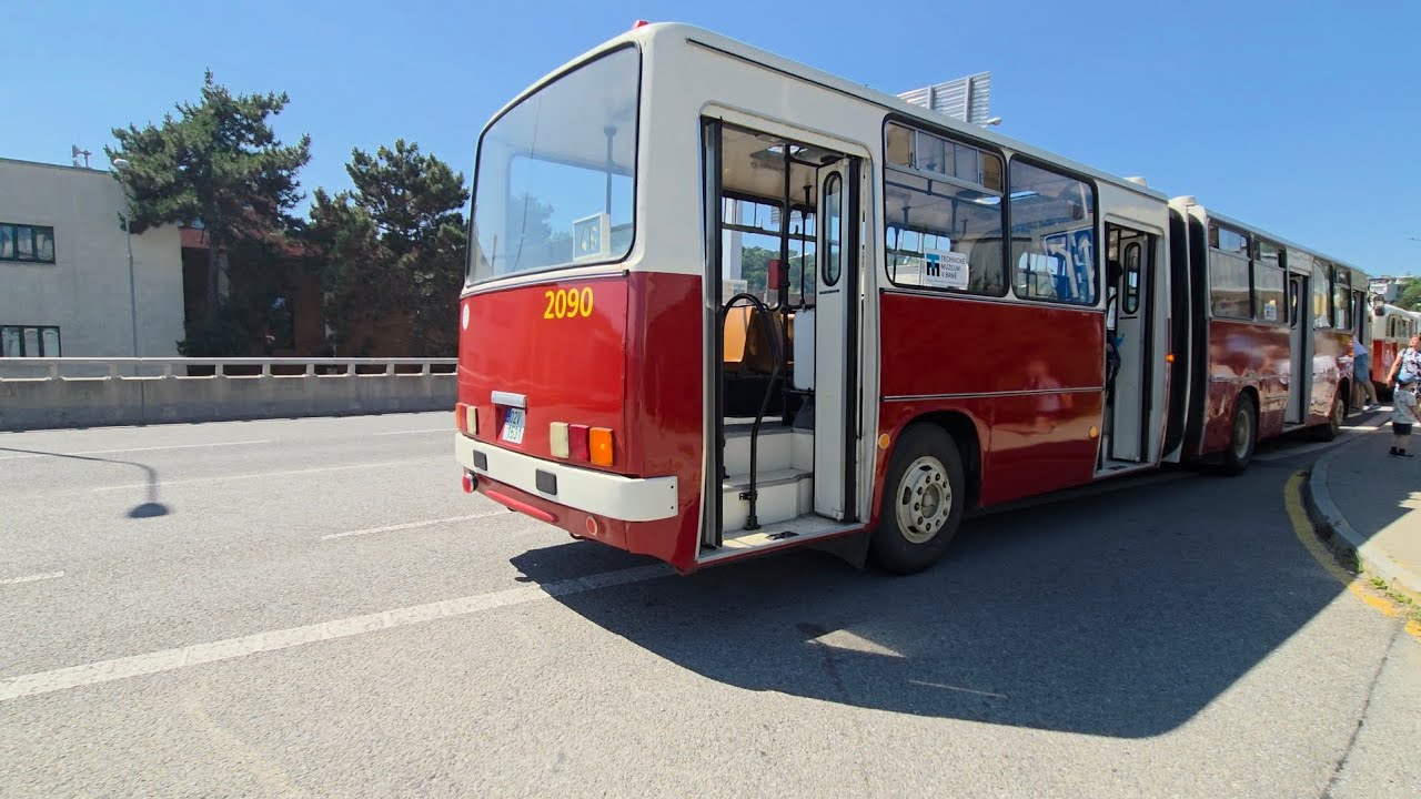 Druhá jízda autobusem Ikarus 280 ev. č. 2090 na brněnské dopravní nostalgii 2025