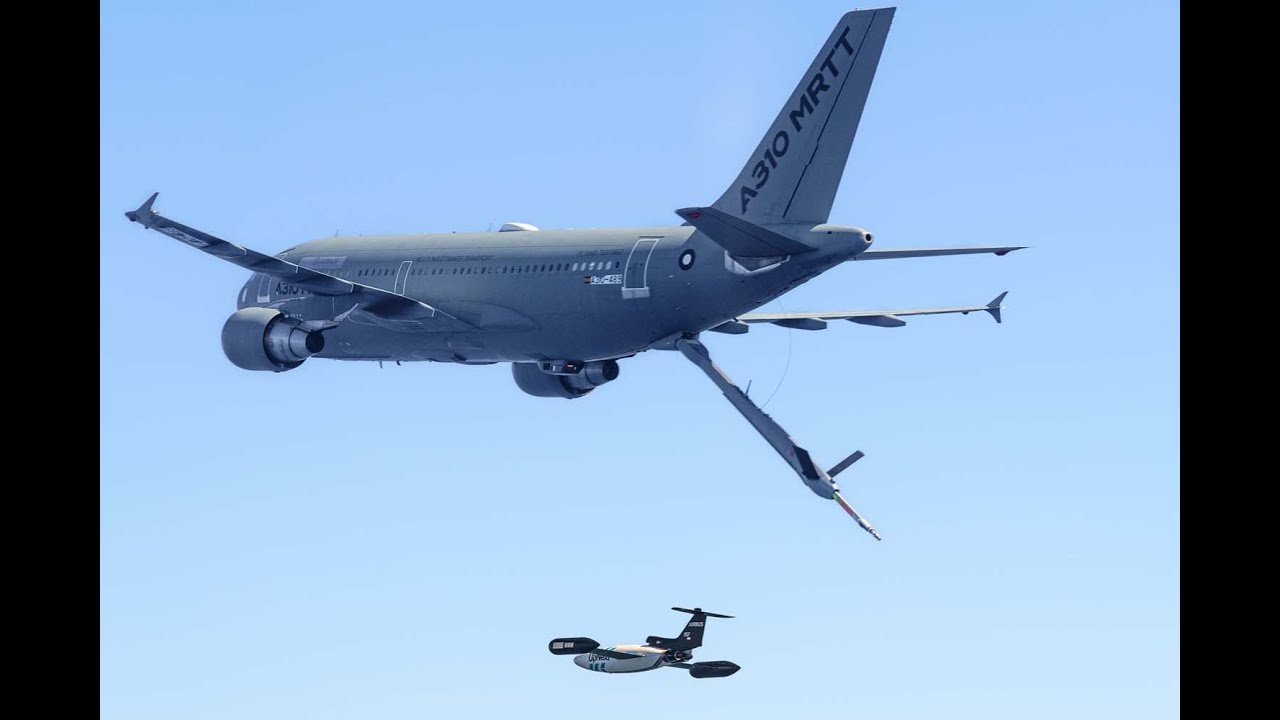 Airbus realiza con &eacute;xito el control del vuelo de drones en formaci&oacute;n desde el A310 MRTT