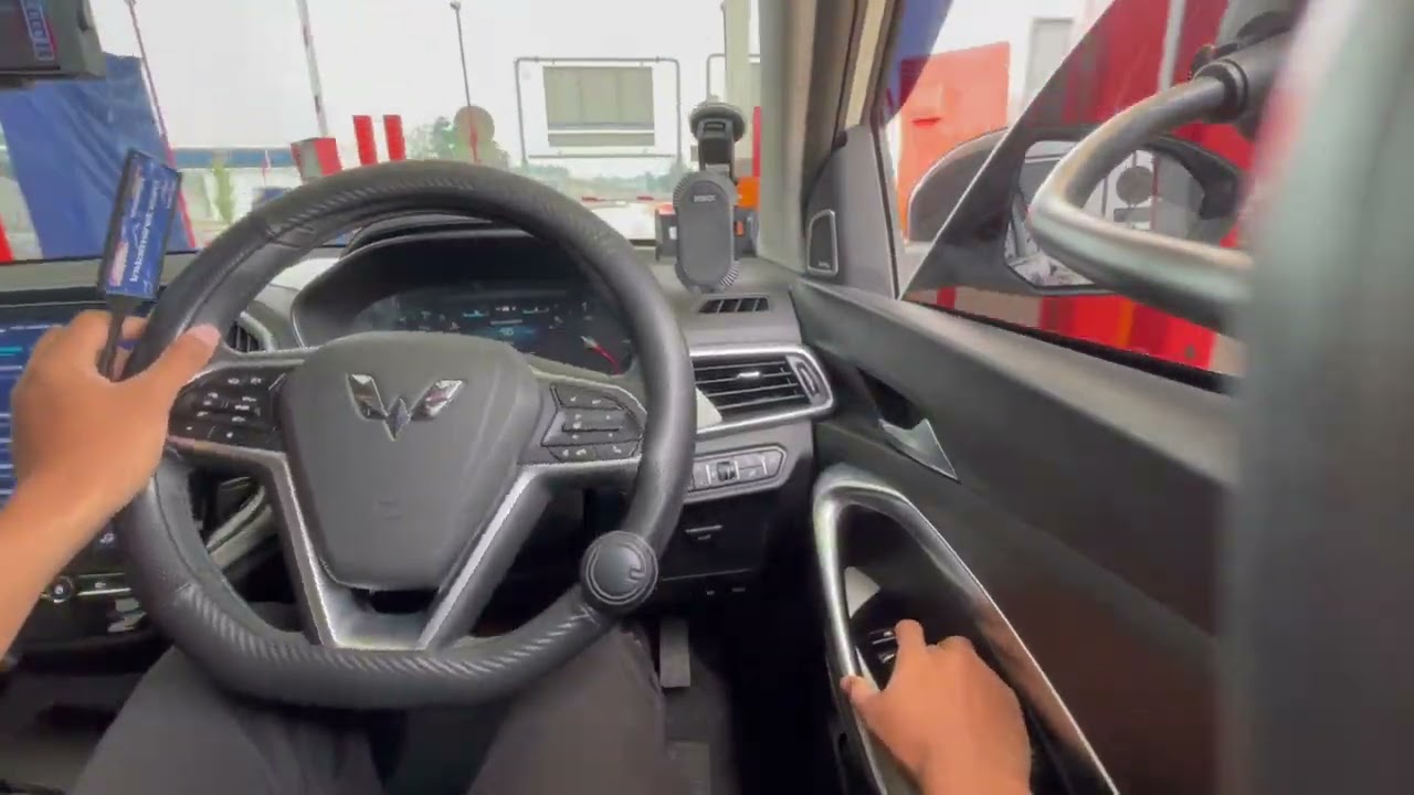 Wuling Almaz RS Pro Autopilot Like Tesla