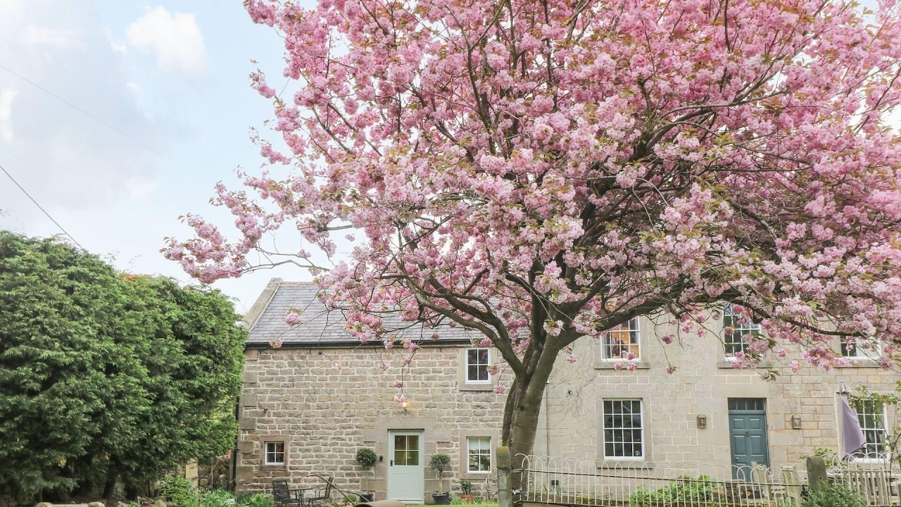 Dale End Farm Cottage, Bakewell, United Kingdom | Travel With Kiara