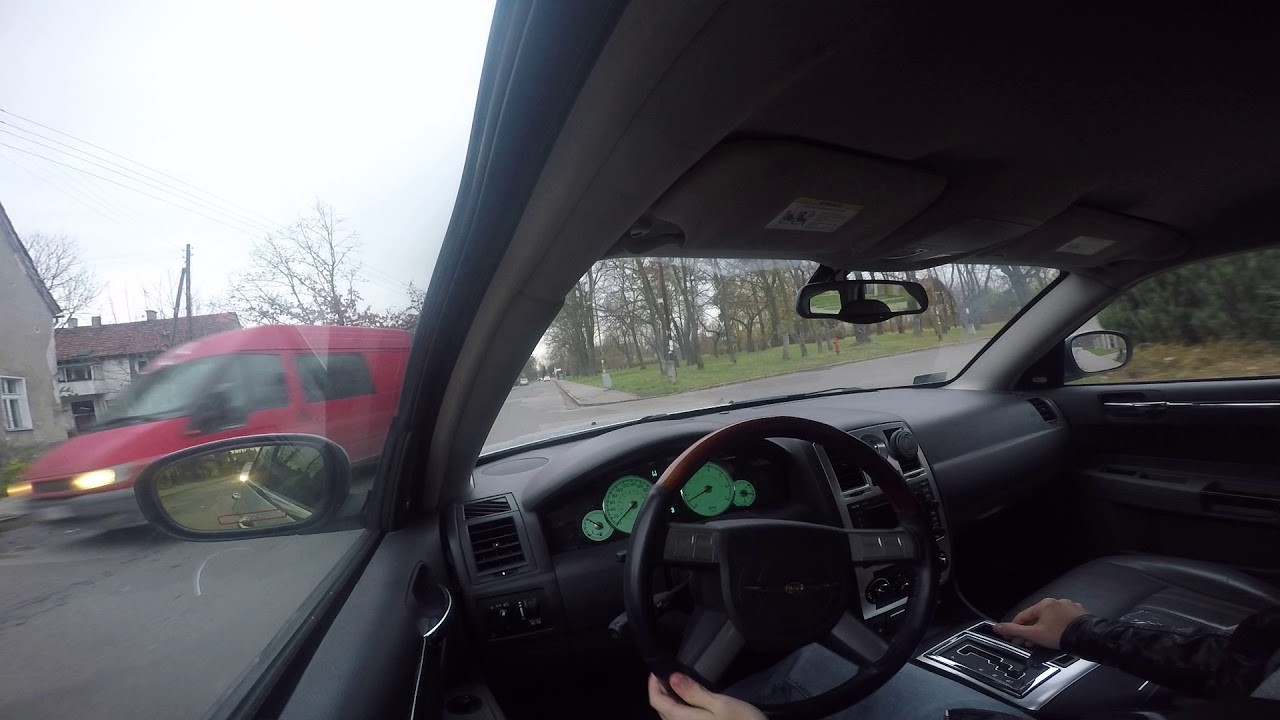 Chrysler 300C 5.7 HEMI drive in city PART3