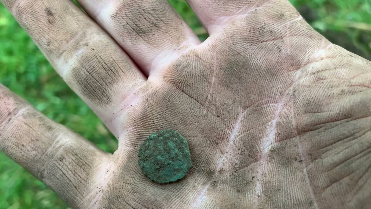 Metal Detecting Uk (GREAT HUNT) Mediaeval pilgrims ampulla over 600 years old,coins,buttons and more