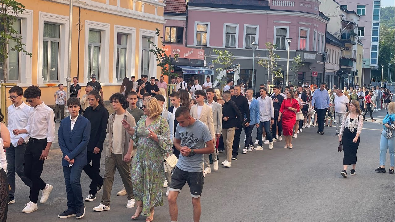 Svečani defile maturanata OŠ “Safvet-beg Bašagić” Visoko (09.06.2025)