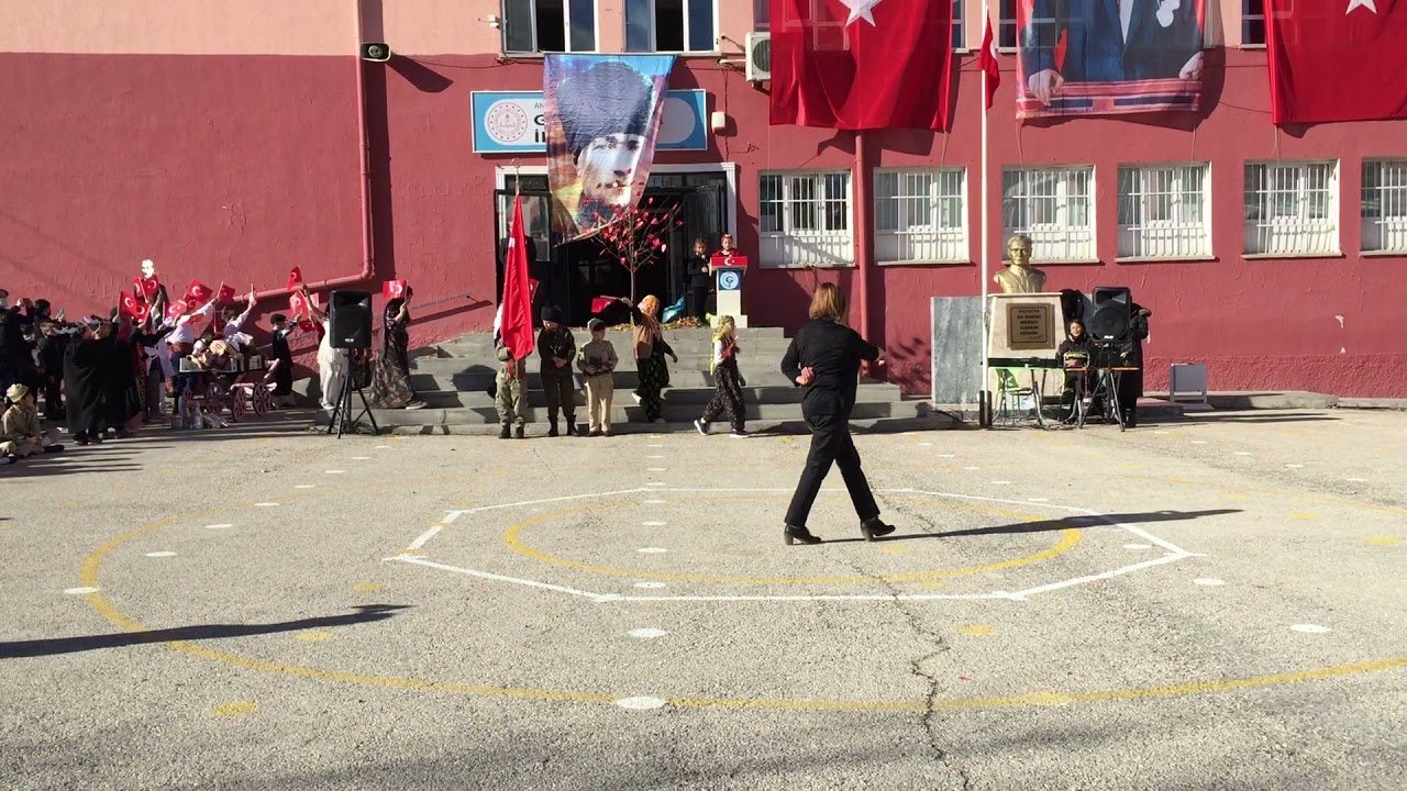 4C SINIFI      10 KASIM MUSTAFA KEMAL'İN KAĞNISIGÖSTERİSİ