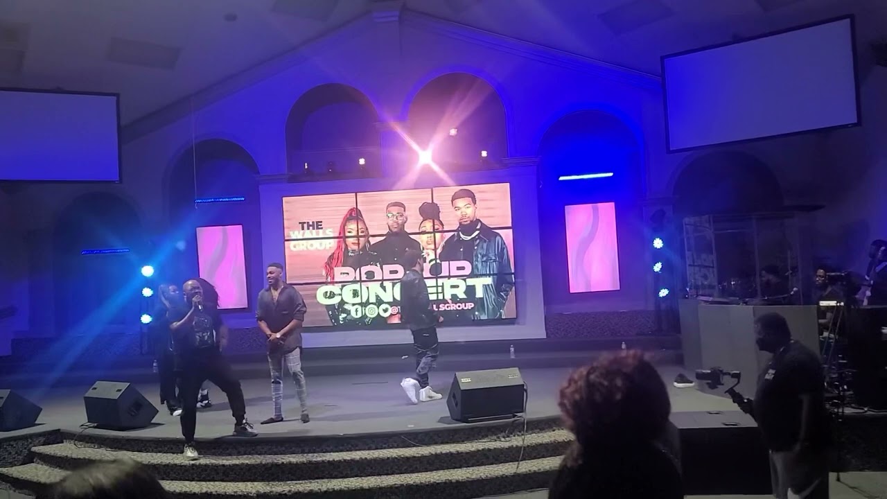 The walls group word live