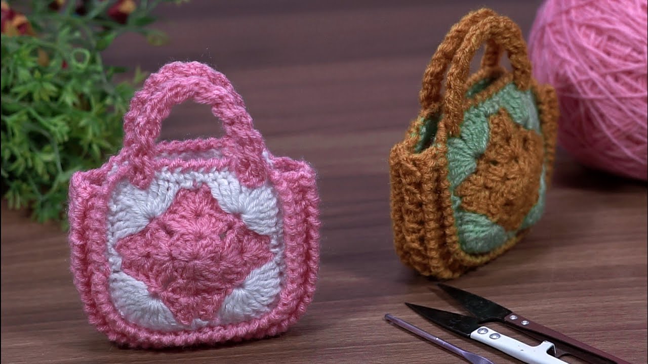Awesome🥰Crochet small bag/knitting mini handbag/bolsa de ganchillo/bolsa de crochê#knitting#crochet