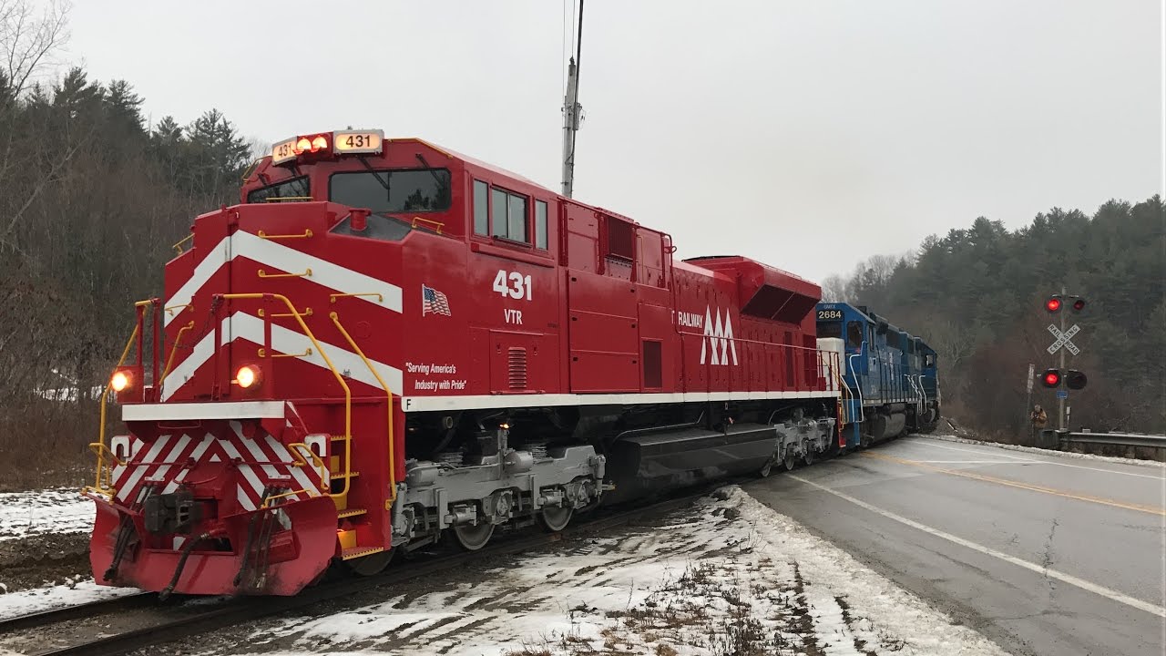 Chasing newly painted Vermont Railway 431