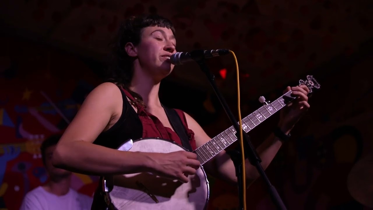 Beth Roberts - Neowise (Live at The Gallimaufry)