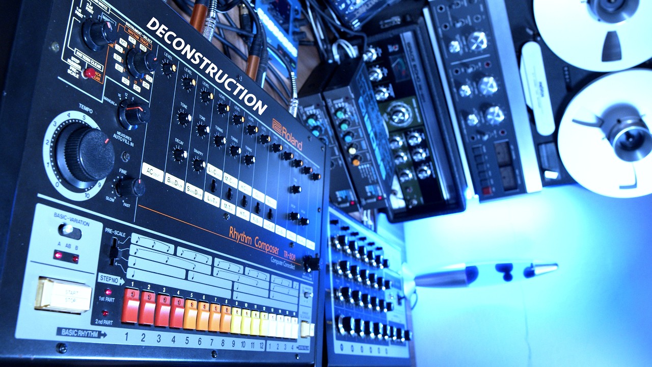 DECONSTRUCTION 808 (Roland TR-808, BOSS KM-6, BOSS RPS-10, BOSS RSD-10)