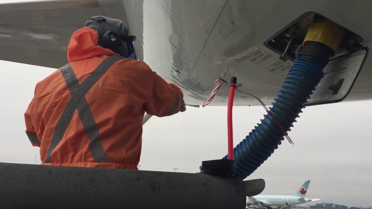 Lavatory services on a320