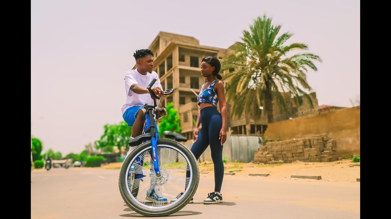 Toxico IZI7 Clip Officiel