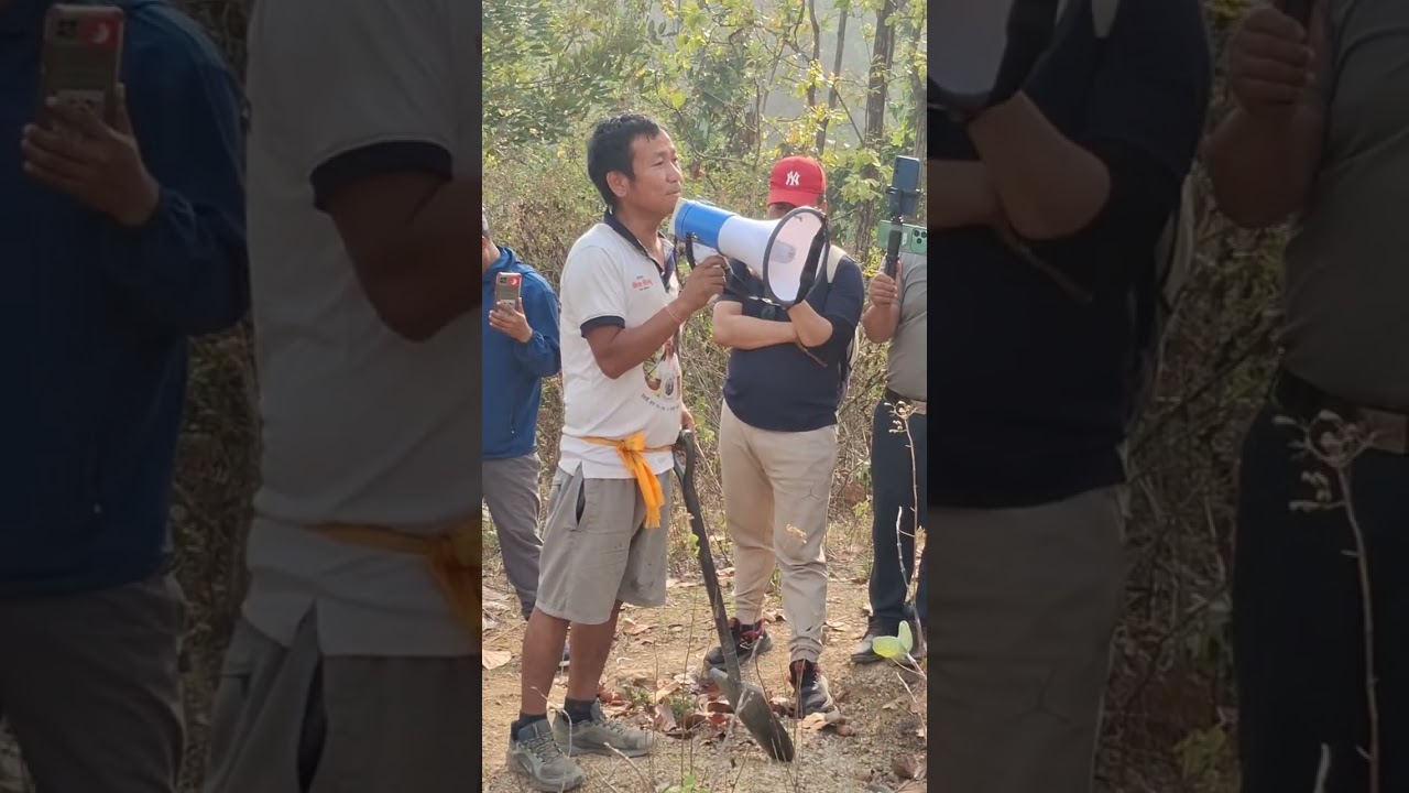 माननीय भएपछि हर्क साम्पाङ ज्यूले पहिलो पटक कोका खानेपानी पाइपलाइनमा श्रमदान गर्नुभयो।❤️❤️💪💪🙏🙏🇳🇵🇳🇵🇳🇵
