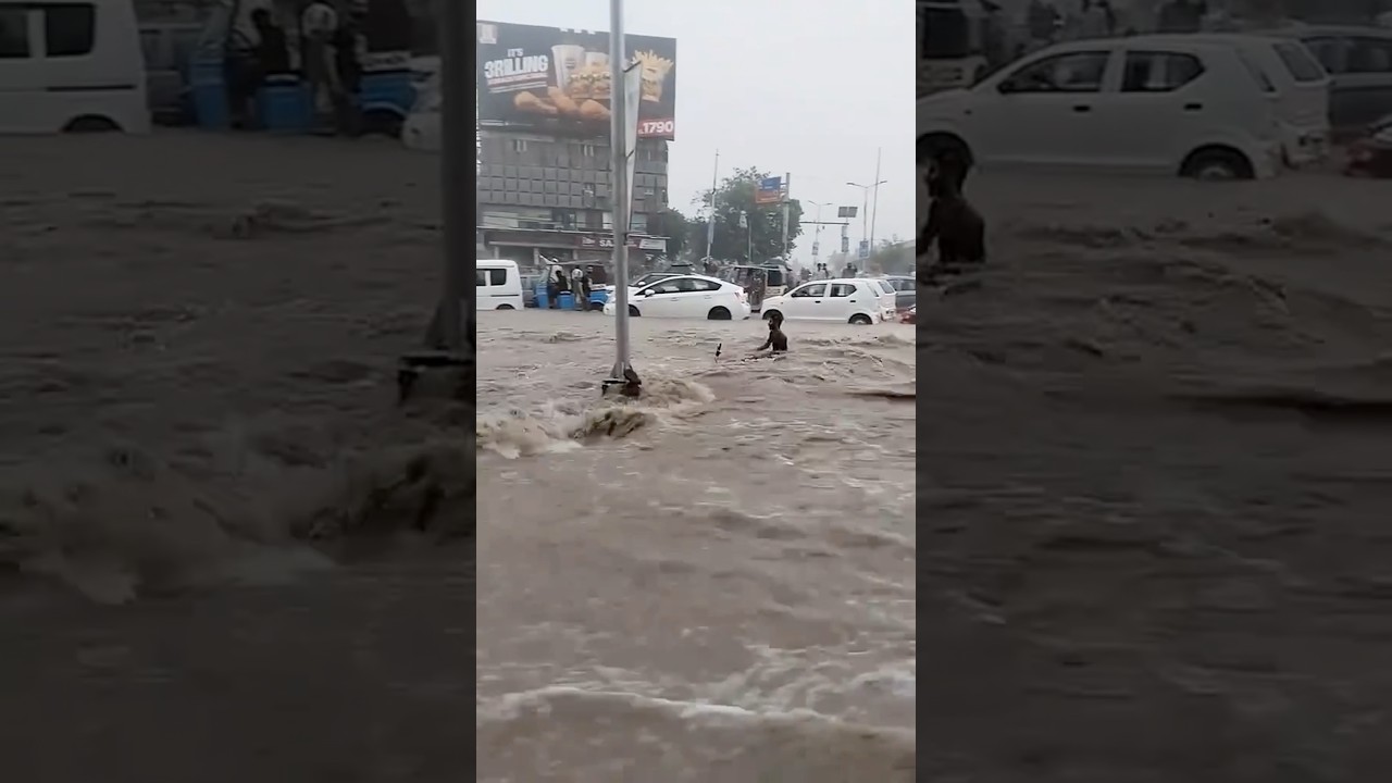 Heavy Rain Hits Karachi Flood in Multiple Areas #karachi #rain #shorts
