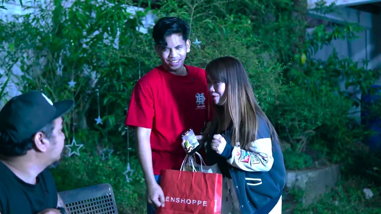 Pekeng Pagtulong ng Vlogger—Karma ang Kinahantungan | Tagalog Short Film