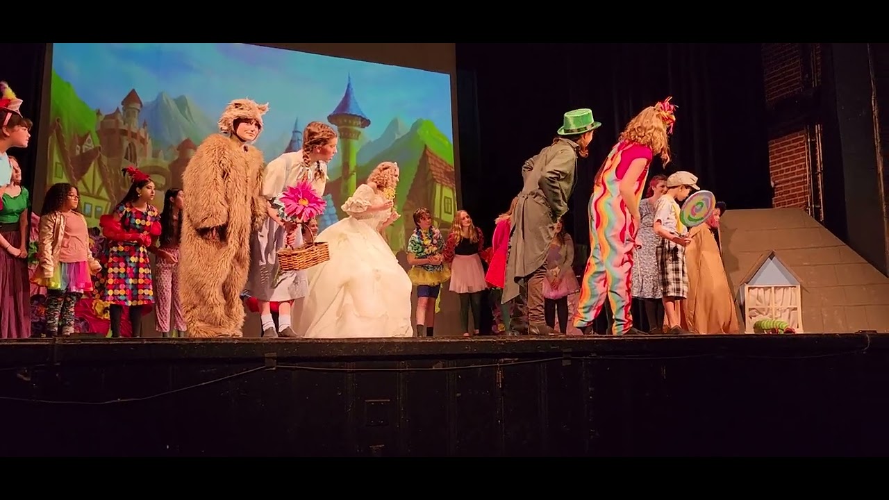 Wizard of Oz - Munchkin Land (Maya as Wicked Witch)