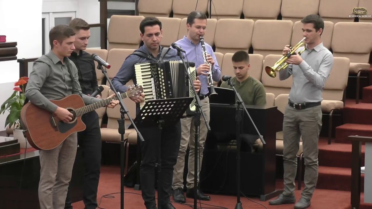Stau aici la scăldătoare- grup de frați