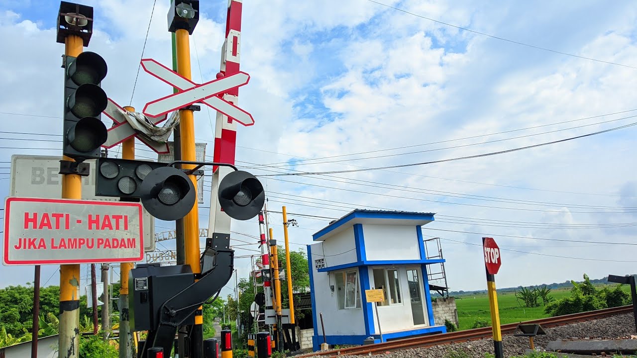 PALANG PATAH ❗|| Perlintasan KA Baru JPL 105 Dusun Masangan Rembang Pasuruan Jawa Timur