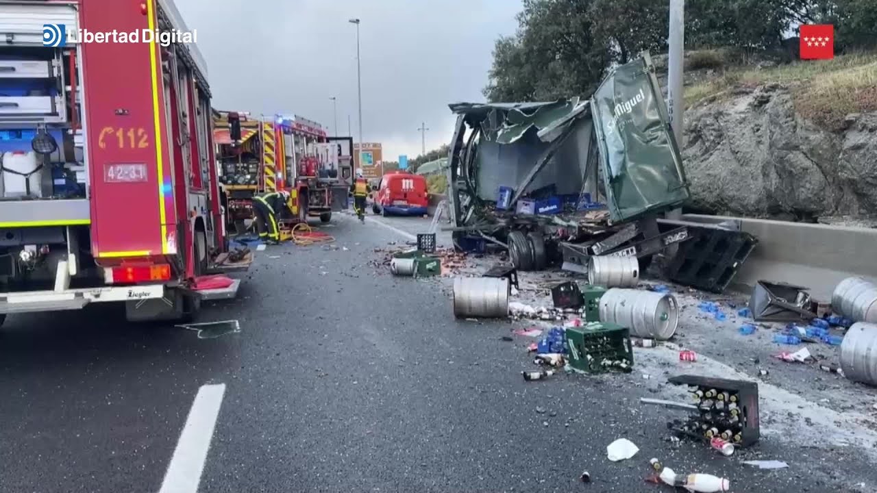ACCIDENTE M&Uacute;LTIPLE | 24 heridos por el choque entre un cami&oacute;n y un autob&uacute;s