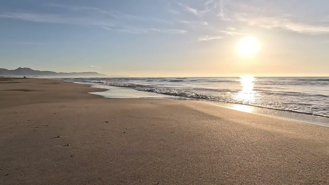 Playa del Pinar (Spain) - ASMR sounds, waves sound and walking on beach #asmrwaves #asmrsounds