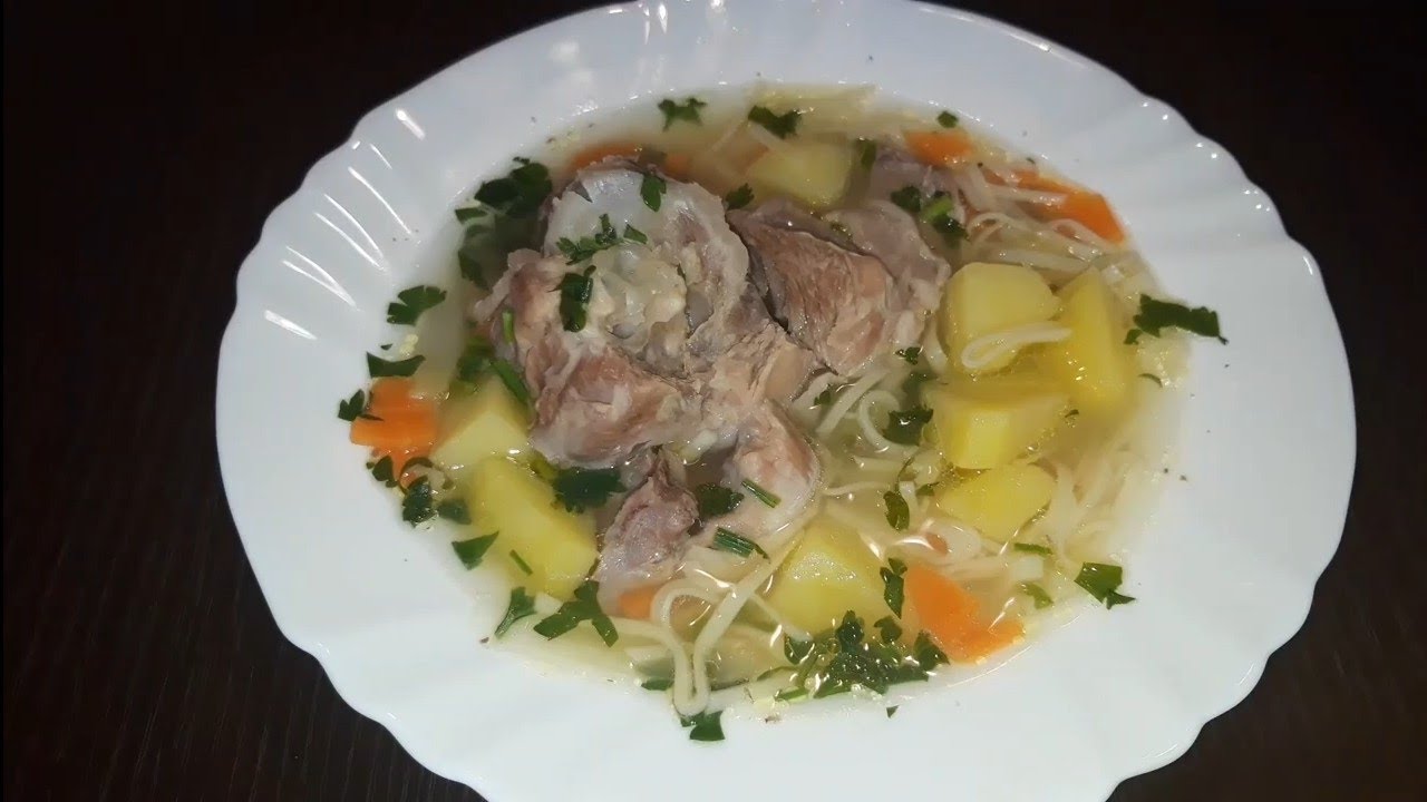 Суп из мясо индейки. Суп с домашней лапшой. Зама Молдавская.