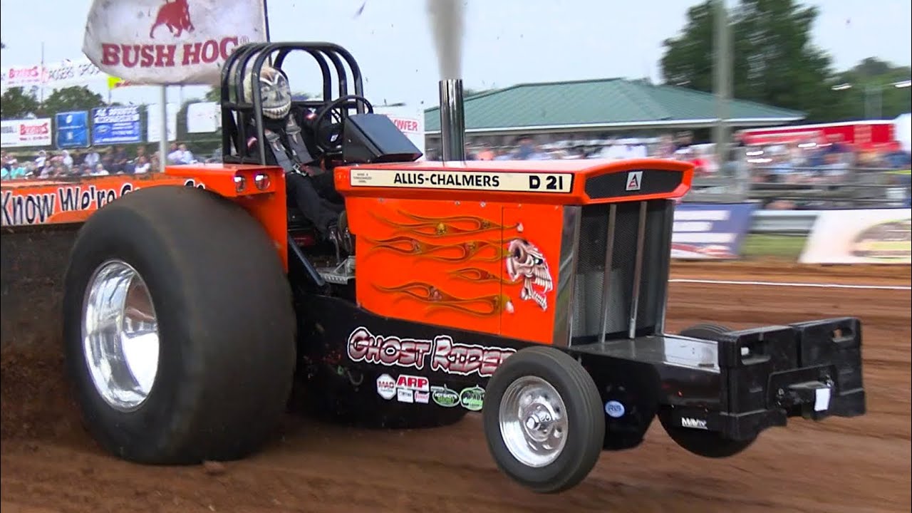 Tractor Pulling 2025 - Mid South Pullers Light Limited Super Stock pulling action from Hillsboro, TN
