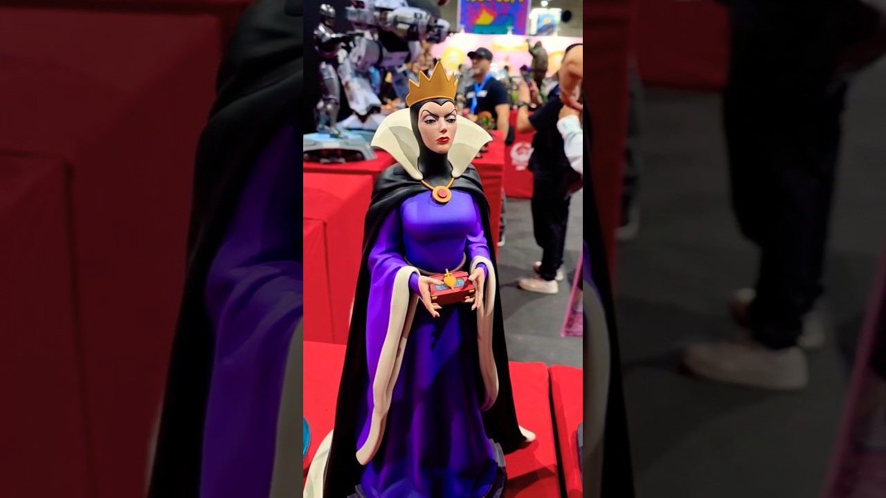 First Look - Evil Queen 1:4 Scale Statue by PCS at SDCC 2025