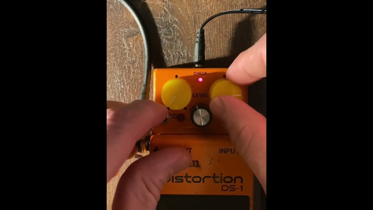 c{m Boss DS-1 &ldquo;synth mod&rdquo; demo
