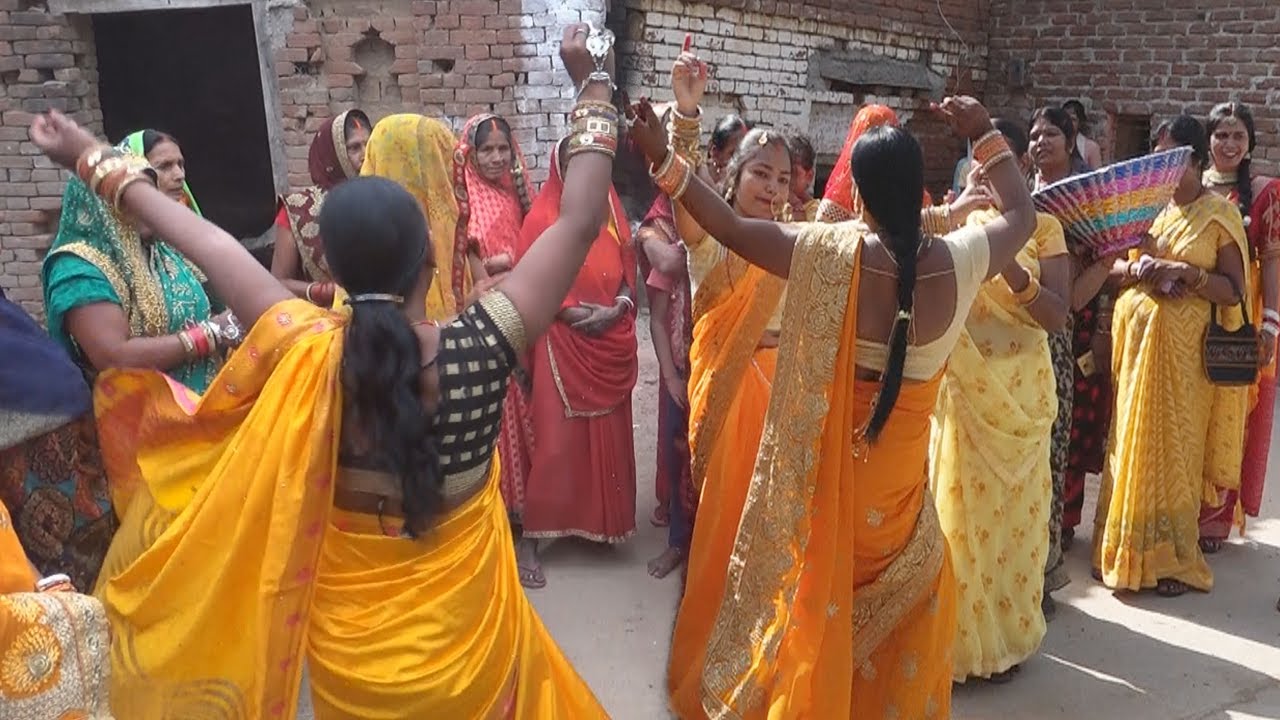 मारम बेलना के मार त सुधर जईब हो ( ससुरा से निक रहती नईहर में ) झूमर गीत ) 