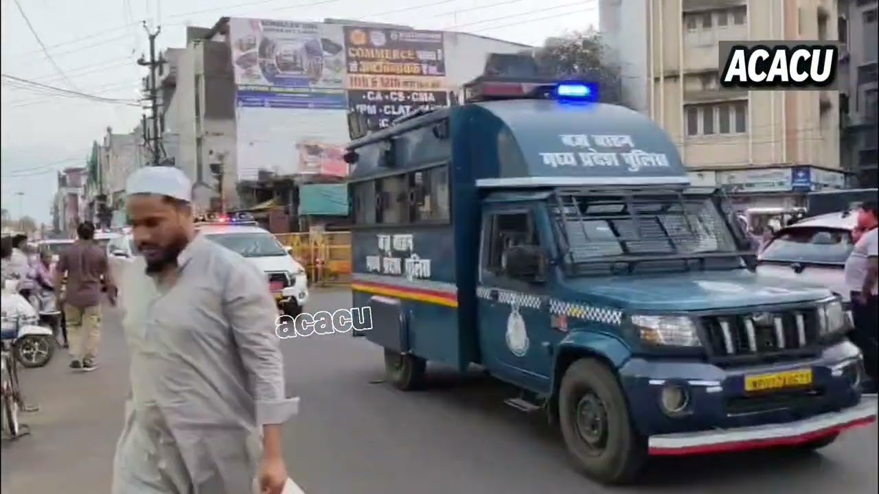 ईद-उल-फितर से पहले खंडवा में फ्लैग मार्च,कलेक्टर-SP के नेतृत्व में निकला फ्लैग मार्च 