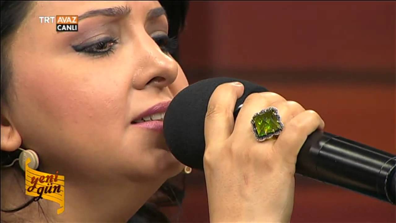 Münevver Özdemir - Evlerinin Önü Yonca - Yeni Gün - TRT Avaz