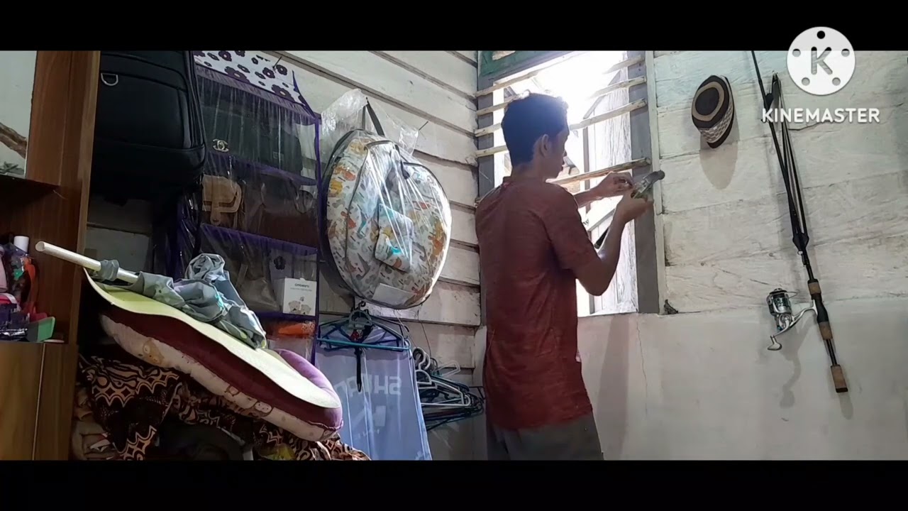 Memasang tralis jendela dari bahan kayu@chanel.gunawanpadu90