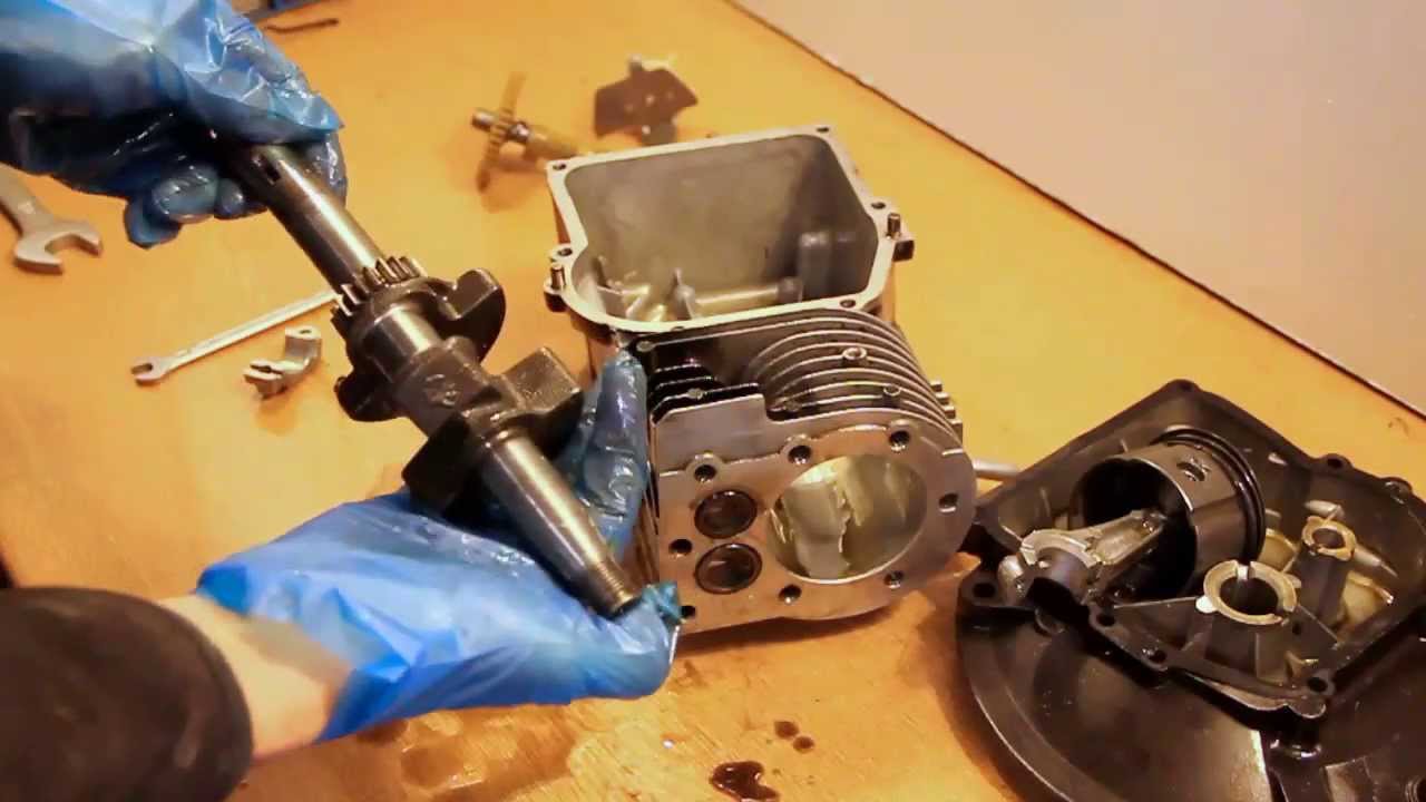 Engine Rebuild: Briggs and Stratton Mower Rebuild with Narration - Part 1