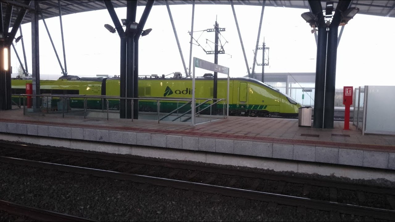 Recopilación por la mañana en la estación de tren de Burgos Rosa Manzano