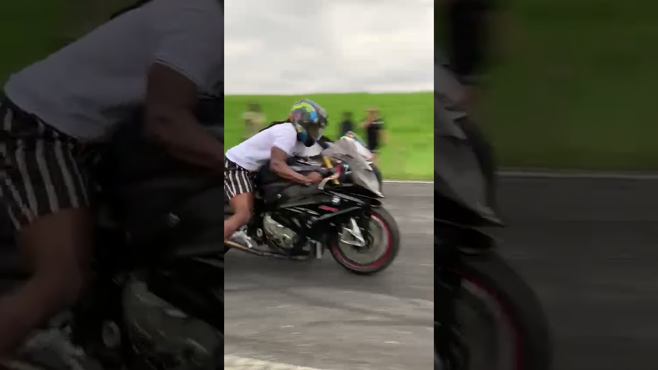 #S1000rr G2 vs #Hp4 #shortwheelbase #SWB