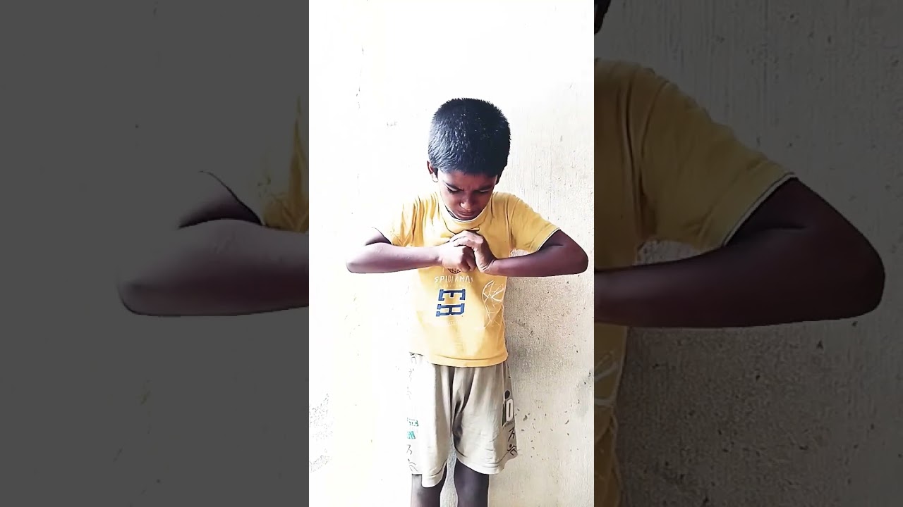 fun with egg trying to break the egg in one hand #crazyegg #eggsoldiers #egggame #oopegg #moreeggs