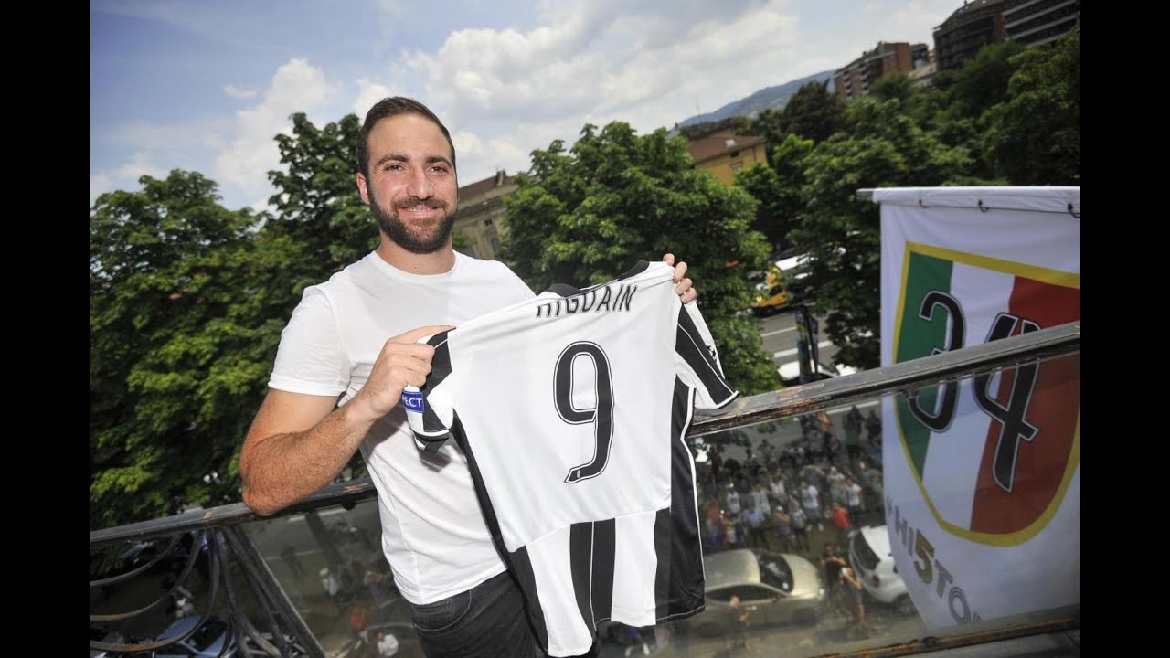 Gonzalo Higuain's first day at Juventus