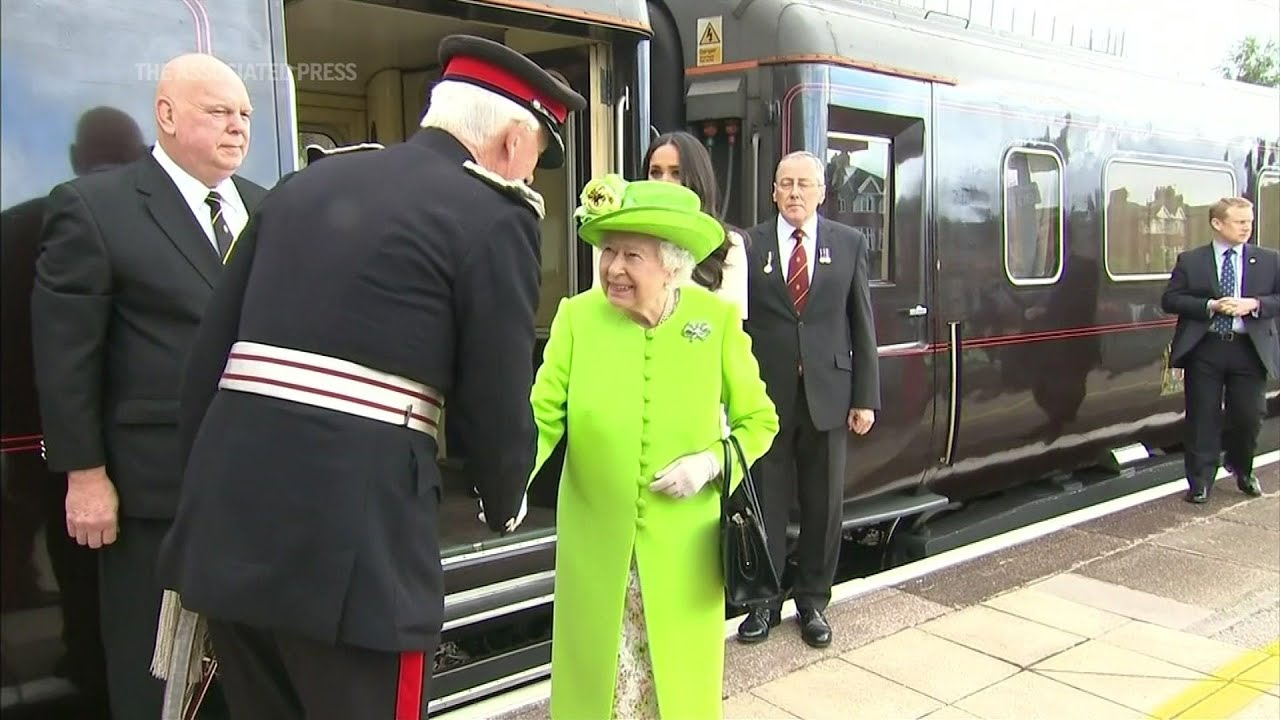 A look at Queen Elizabeth II's style