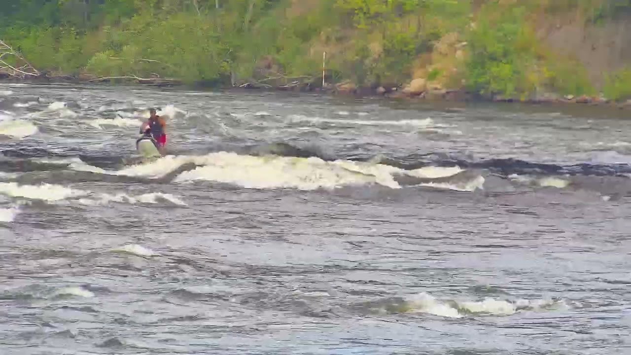 Jetski's jumping Losevo Kiviniemi Koski Лосево Кивиниеми пороги 20220813-1409