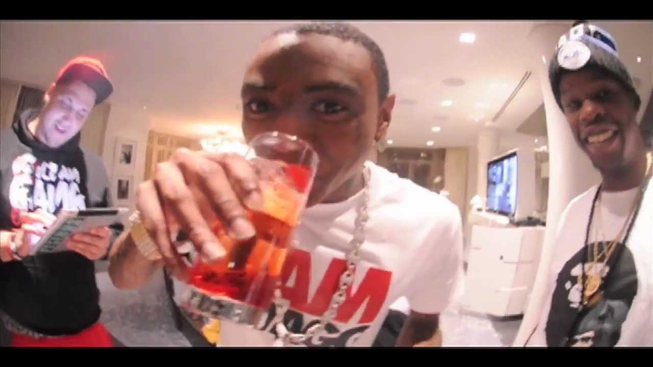 Soulja Boy Tell 'Em & Vinny Cha$e - Gettin' Paid (WORLD PREMIERE)