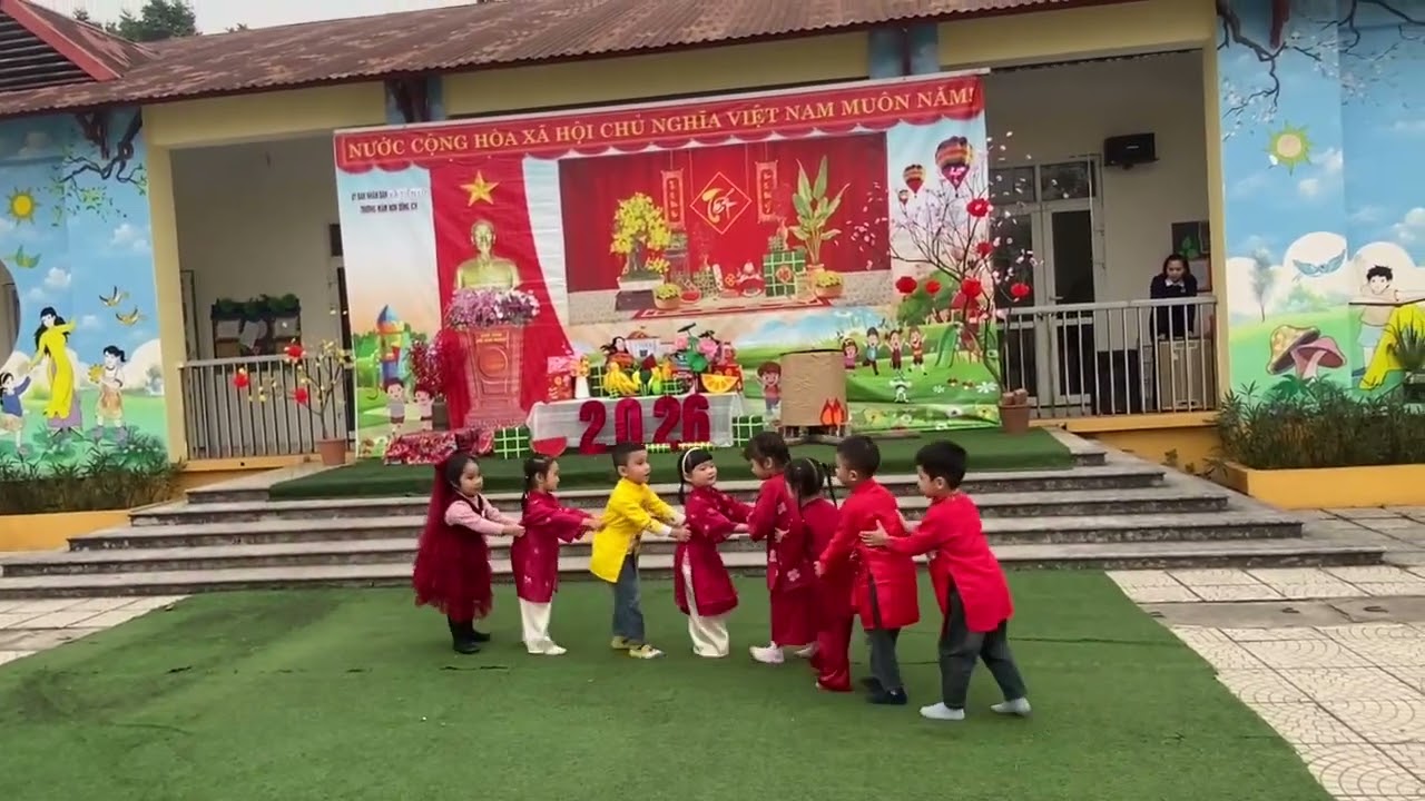 Khánh Vy- Nguyệt Trần