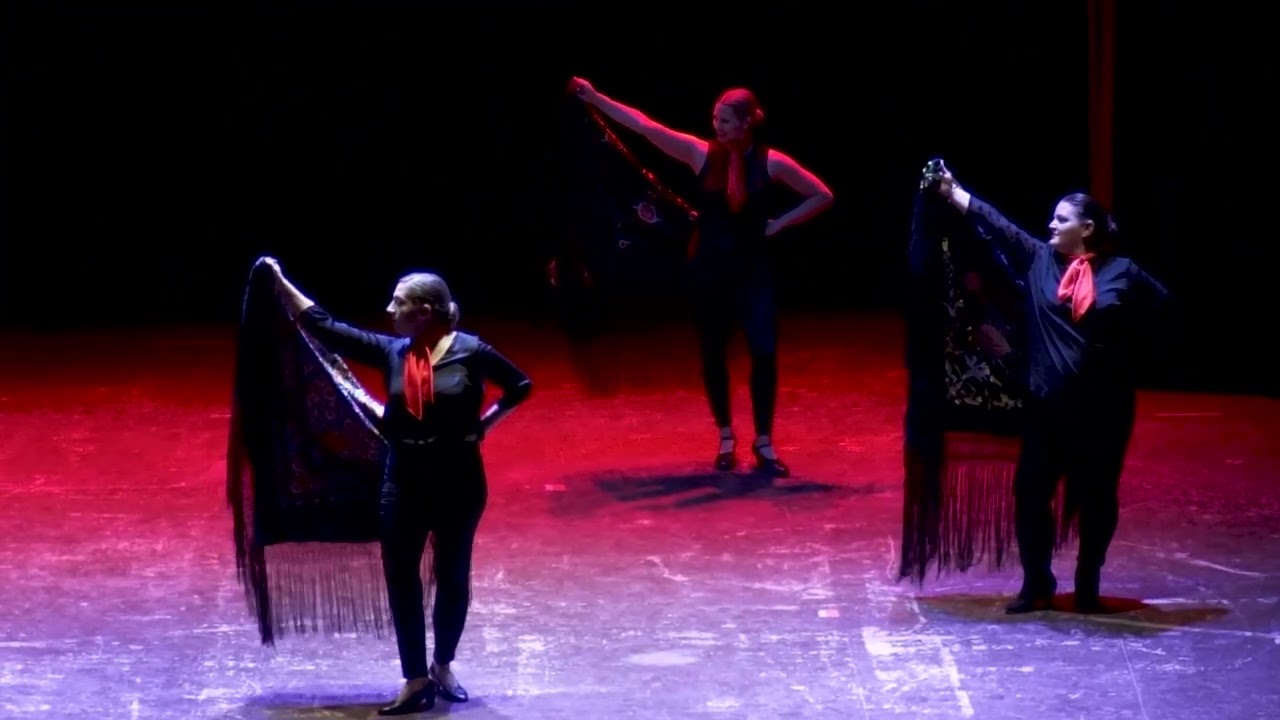 SEVILLANAS MANTÓN INMA MARTINEZ DANZA