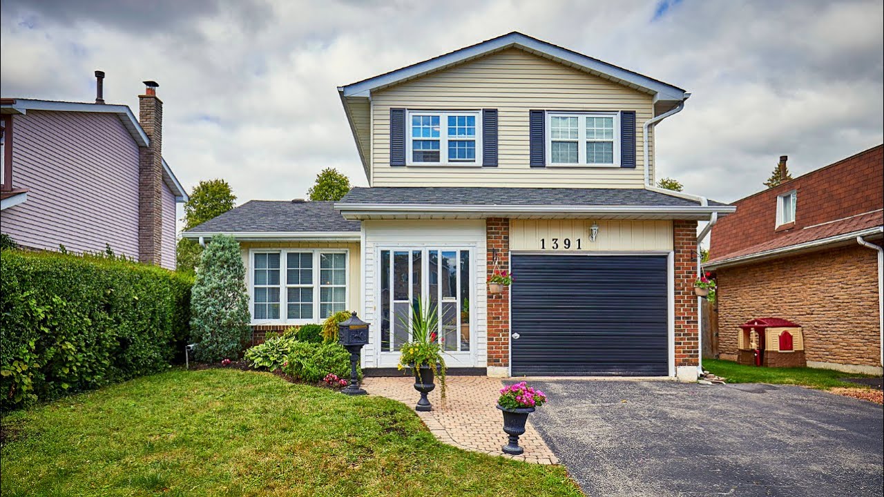 Tour This Oshawa Home For Sale | Dan Plowman