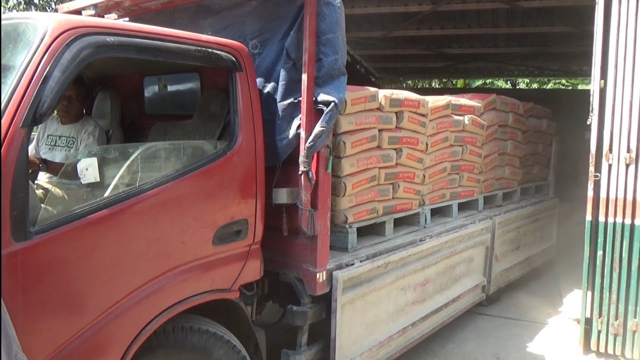 SATSET!! bongkar muatan semen satu bak truk Toyota Dyna panjang penuh