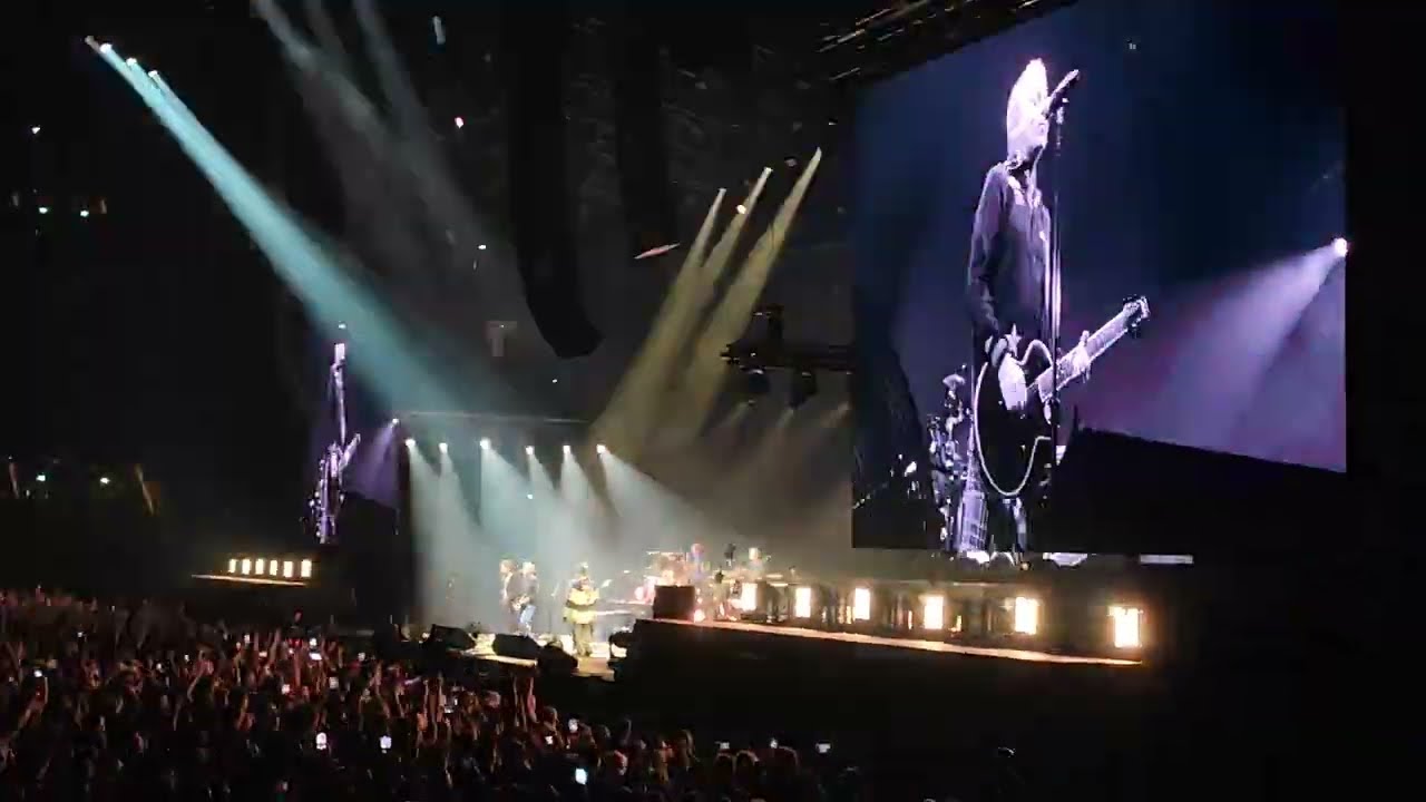 The Offspring live Paris Défense Arena 08.11.205 - 0pening - Come Out And Play